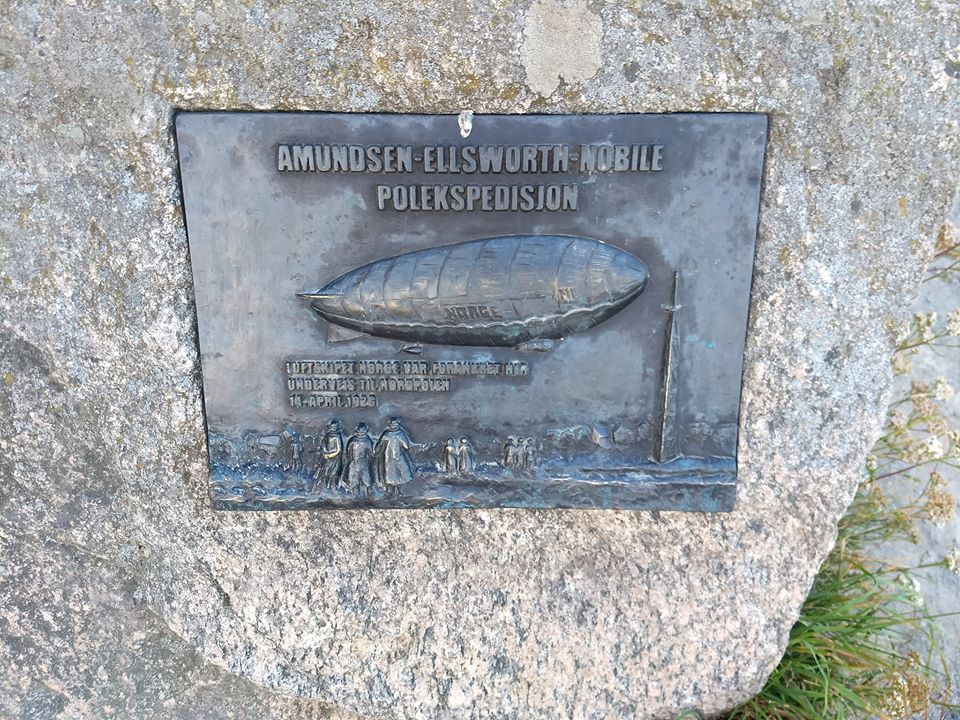 Plaque on the Tribute to the Norge