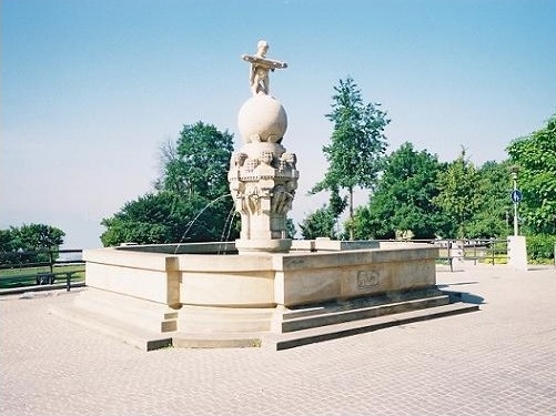Zeppelin Fountain
