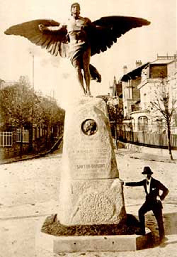 Saint Cloud - Santos-Dumont statue w/Santos-Dumont Himself